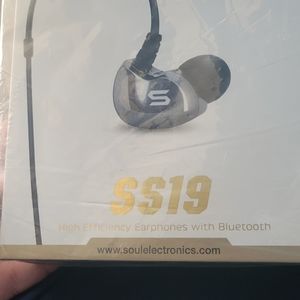 Soul SS19 Wireless Earbuds. Brand New.